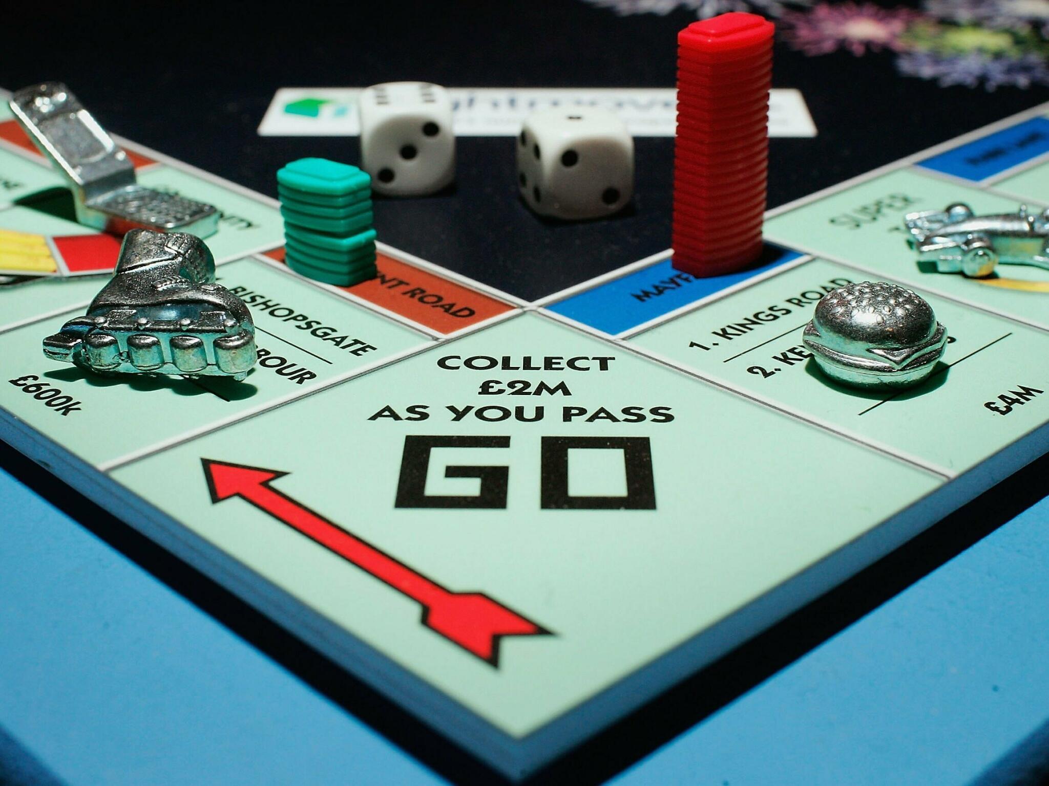 Discovery splash banner for Monopoly & Marmalade Games Discord server